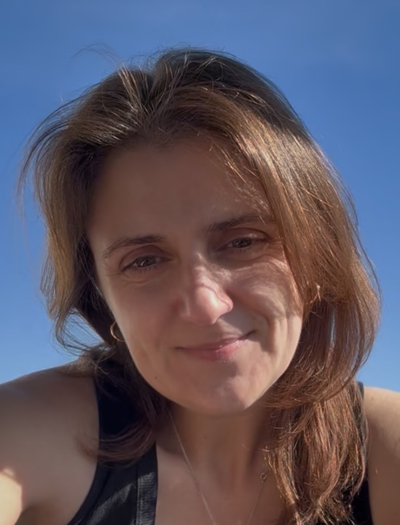 Amanda da Silveira, photographed against a clear blue sky